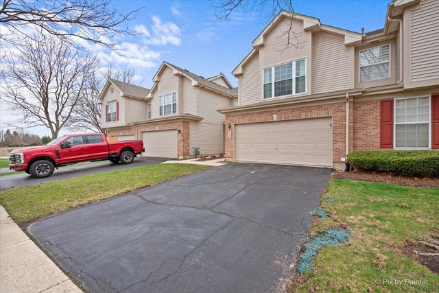 715 Riding Lane 715, St. Charles, IL 60174
