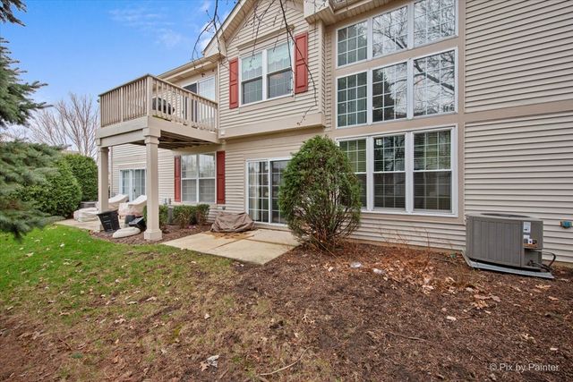 715 Riding Lane 715, St. Charles, IL 60174