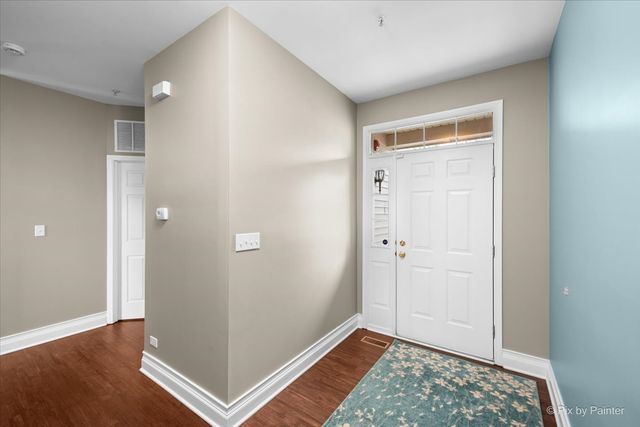 715 Riding Lane 715, St. Charles, IL 60174