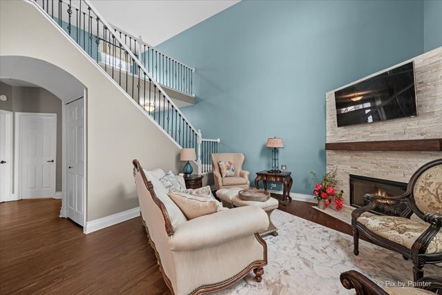 715 Riding Lane 715, St. Charles, IL 60174