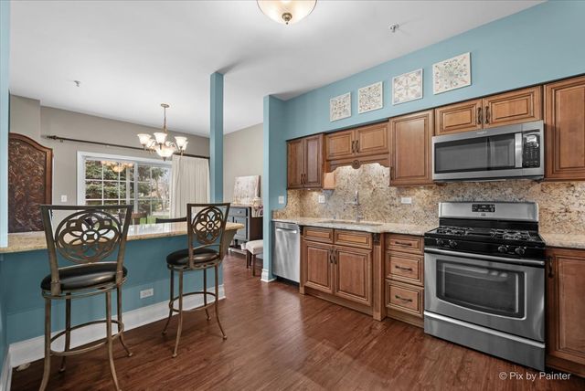 715 Riding Lane 715, St. Charles, IL 60174