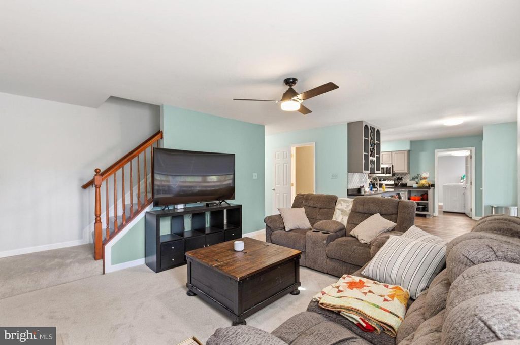 Image 16 of property listing at 6115 CANARY LN, St Leonard, MD 20685