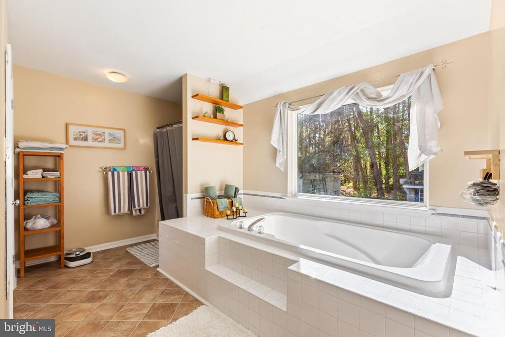 Image 20 of property listing at 6115 CANARY LN, St Leonard, MD 20685