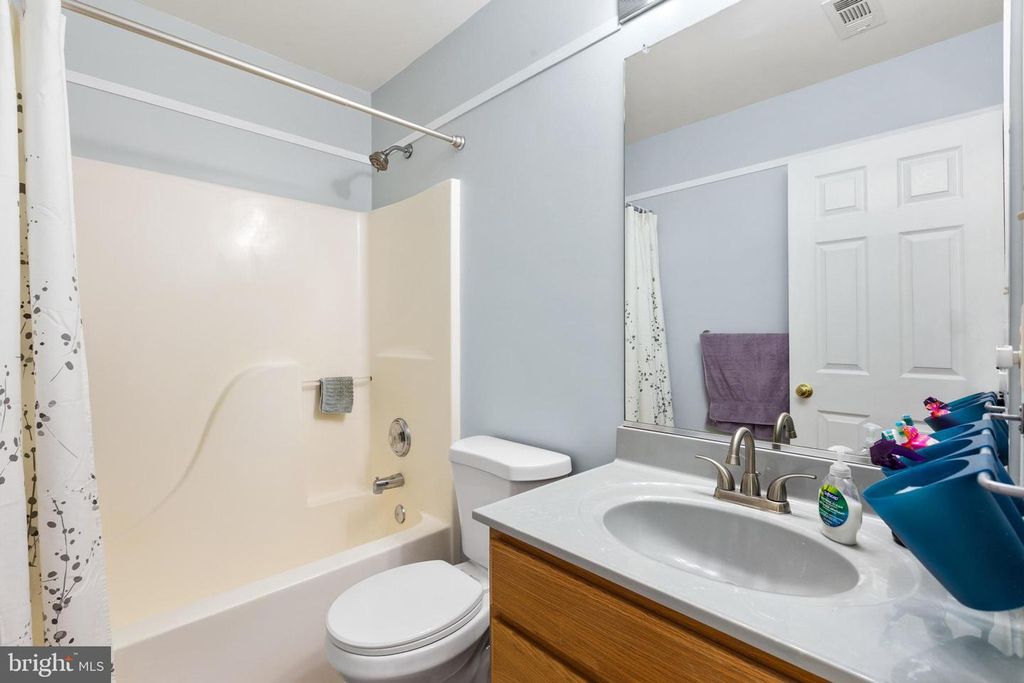 Image 25 of property listing at 6115 CANARY LN, St Leonard, MD 20685