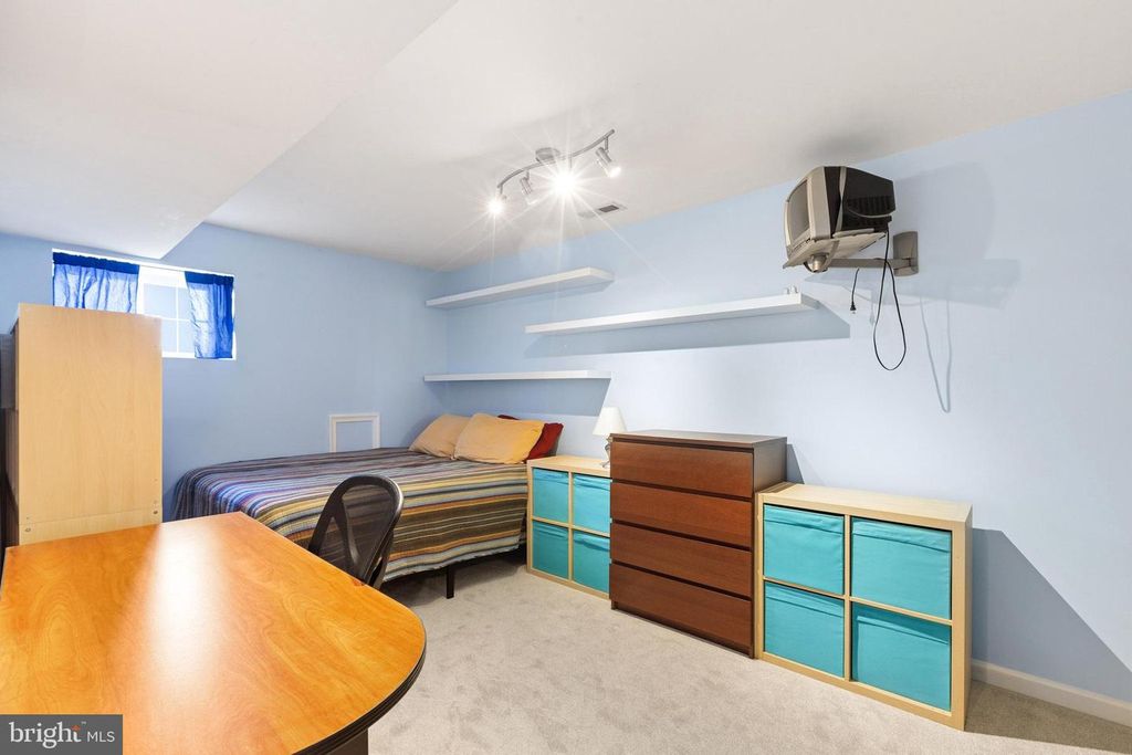 Image 28 of property listing at 6115 CANARY LN, St Leonard, MD 20685