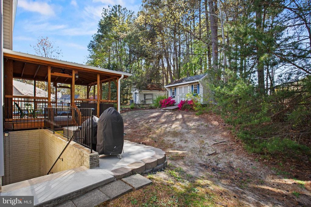 Image 30 of property listing at 6115 CANARY LN, St Leonard, MD 20685