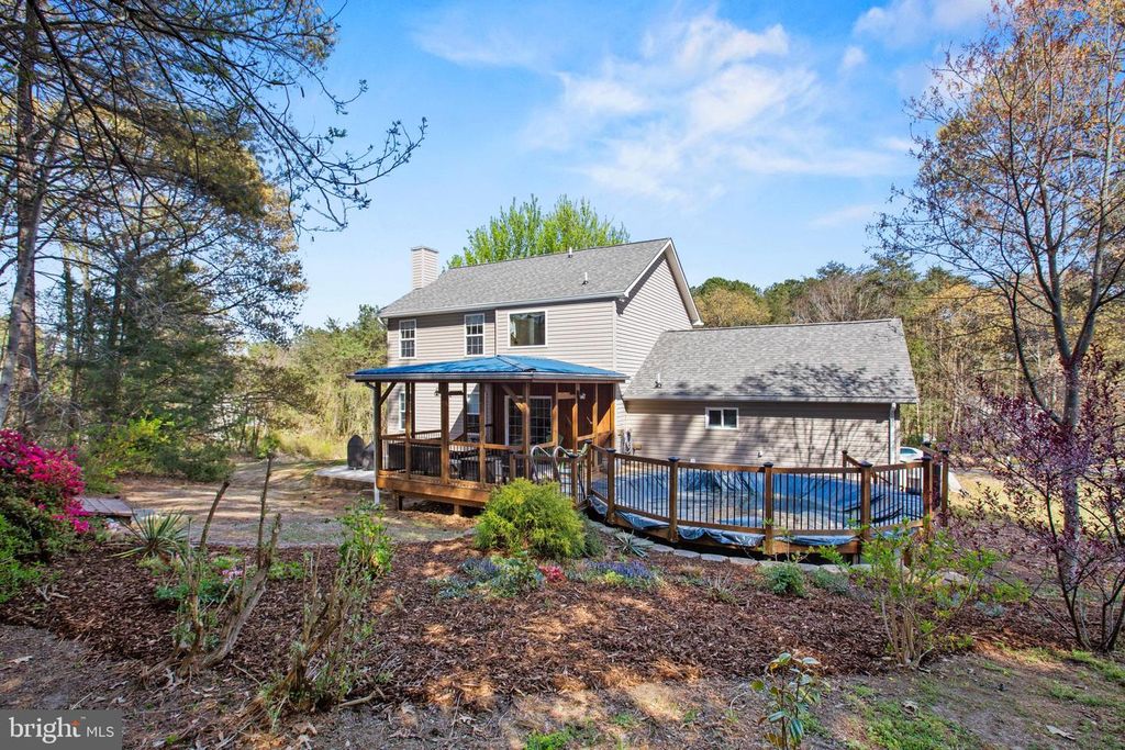 Image 5 of property listing at 6115 CANARY LN, St Leonard, MD 20685