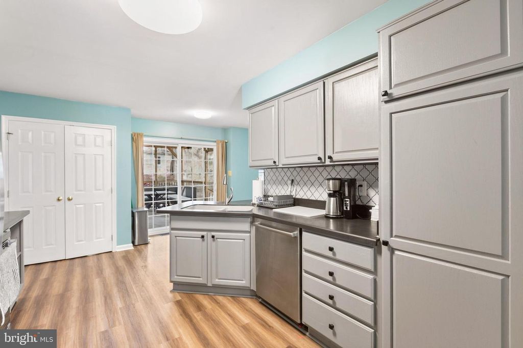 Image 6 of property listing at 6115 CANARY LN, St Leonard, MD 20685