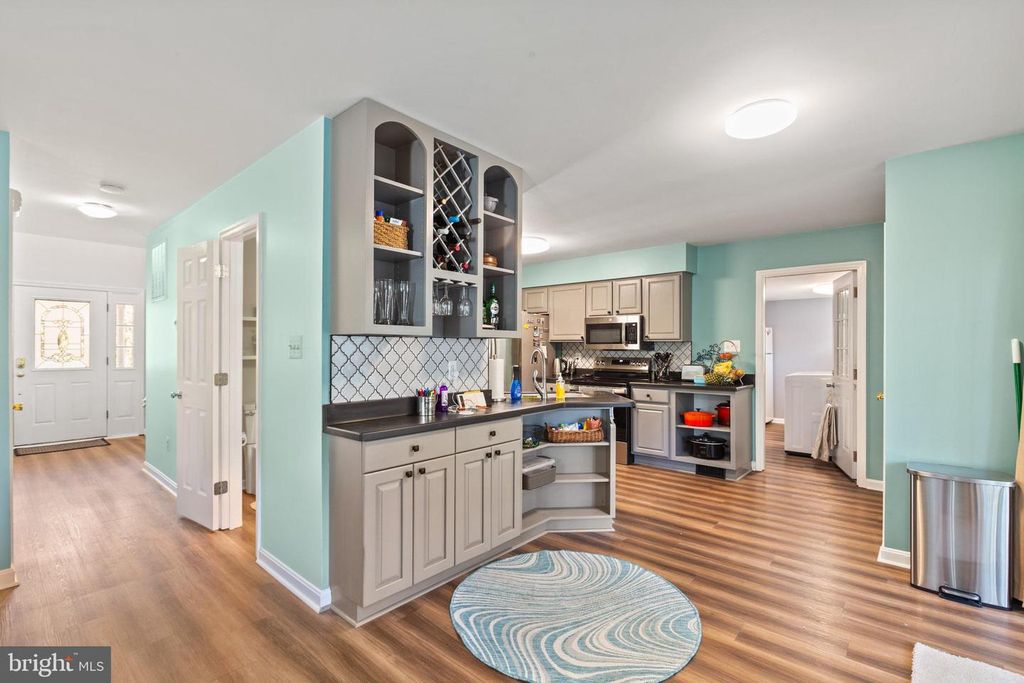 Image 7 of property listing at 6115 CANARY LN, St Leonard, MD 20685