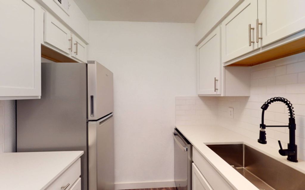 3627 Almazan Drive C209, Dallas, TX 75220