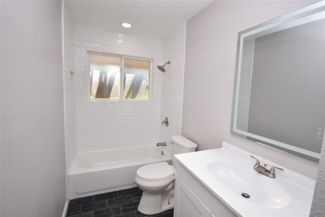 16587 El Camino Real, Houston, TX 77062