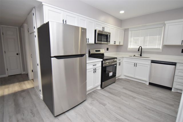 16587 El Camino Real, Houston, TX 77062