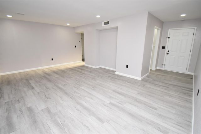 16587 El Camino Real, Houston, TX 77062