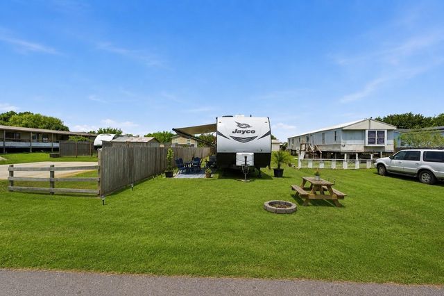 932 13th Street, Dickinson, TX 77539
