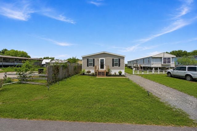 932 13th Street, Dickinson, TX 77539