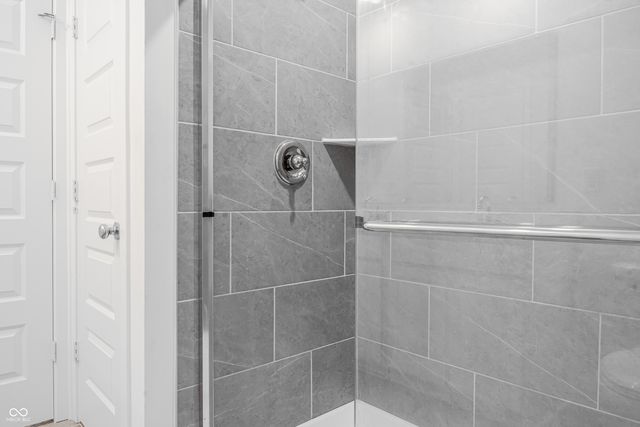 6831 Orchard Run Circle, Whitestown, IN 46075