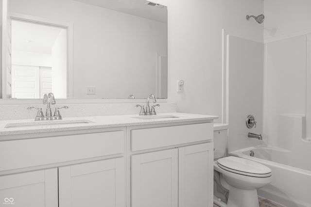 6831 Orchard Run Circle, Whitestown, IN 46075