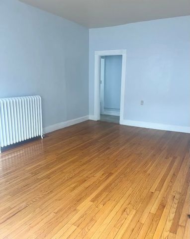 9 Sherman Street, Newport, RI 02840