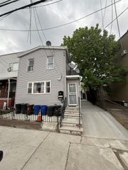 9113 77th St, Woodhaven, NY 11421