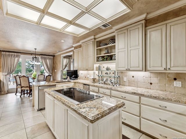 2 Galleria Drive, San Antonio, TX 78257