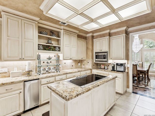 2 Galleria Drive, San Antonio, TX 78257
