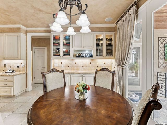 2 Galleria Drive, San Antonio, TX 78257