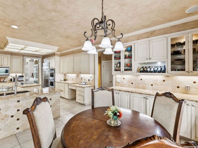 2 Galleria Drive, San Antonio, TX 78257