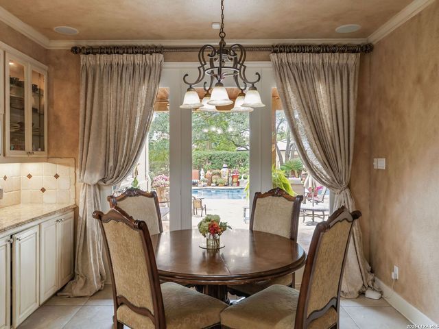 2 Galleria Drive, San Antonio, TX 78257