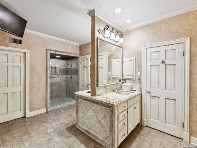 2 Galleria Drive, San Antonio, TX 78257