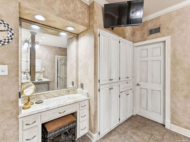 2 Galleria Drive, San Antonio, TX 78257