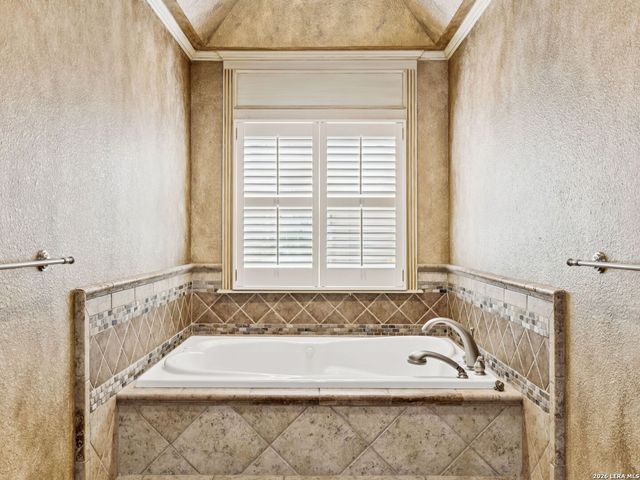 2 Galleria Drive, San Antonio, TX 78257