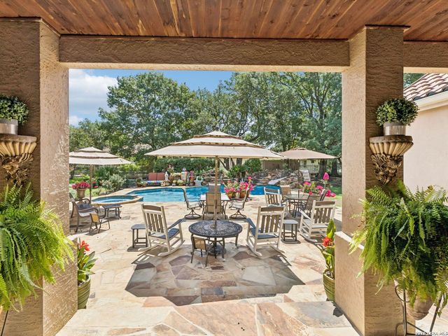 2 Galleria Drive, San Antonio, TX 78257