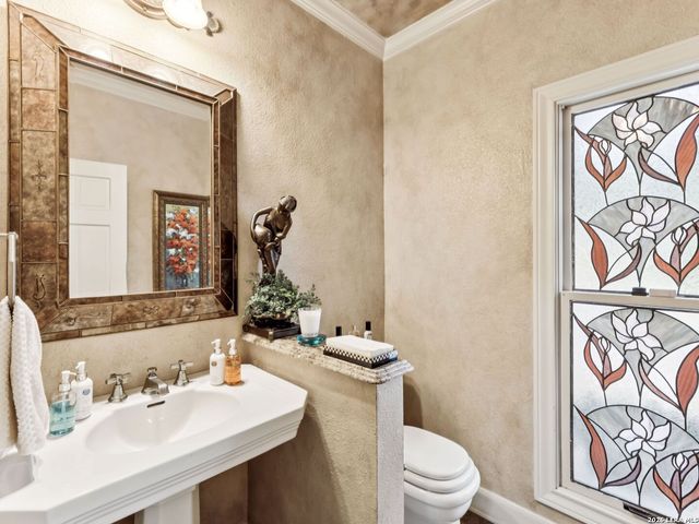 2 Galleria Drive, San Antonio, TX 78257