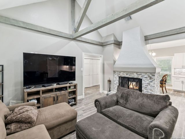 2 Galleria Drive, San Antonio, TX 78257