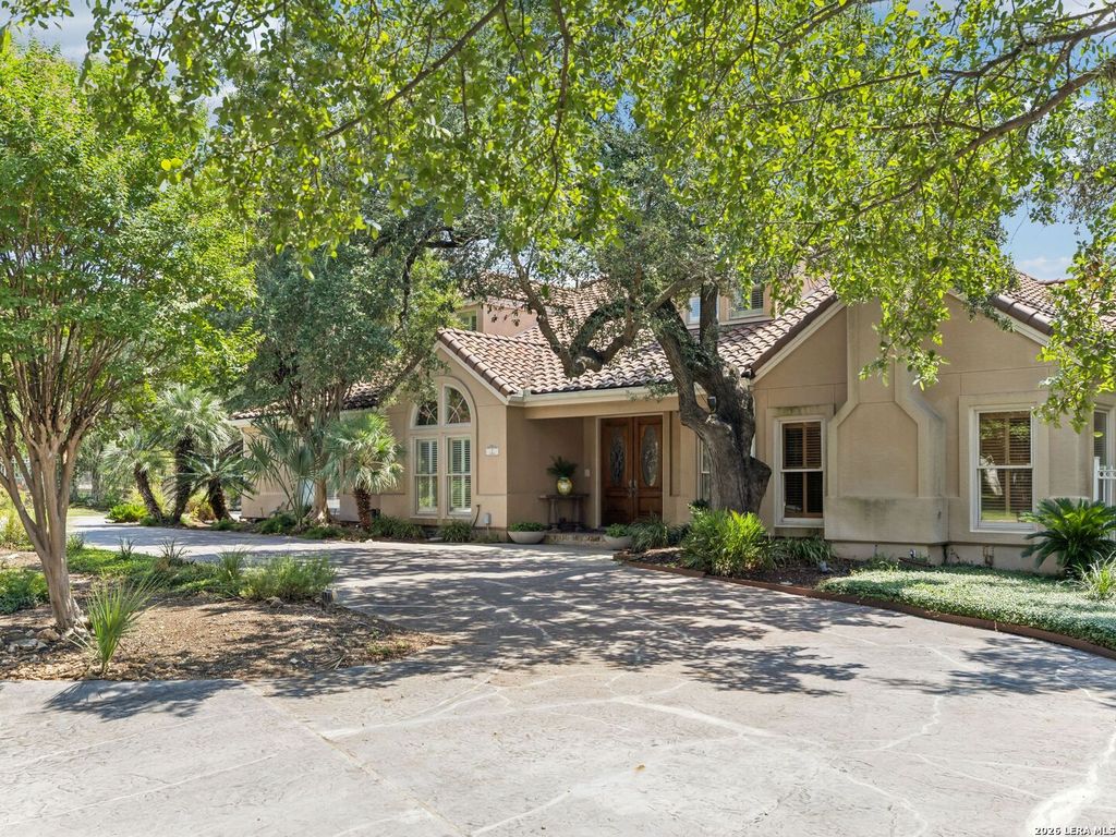 2 Galleria Drive, San Antonio, TX 78257