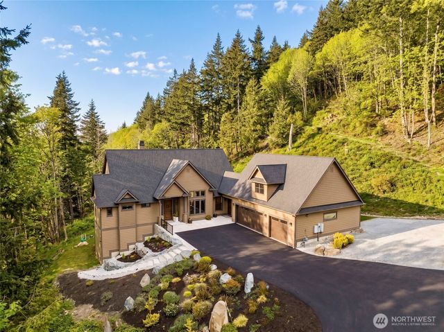 17345 Olympic Pl, Mount Vernon, WA 98274