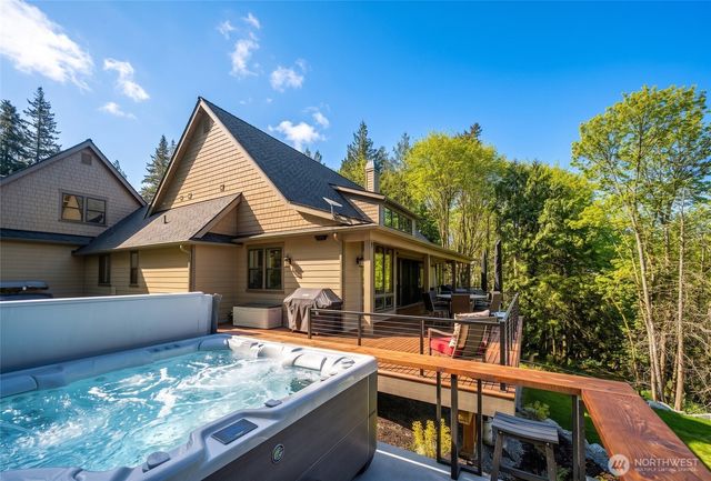 17345 Olympic Pl, Mount Vernon, WA 98274
