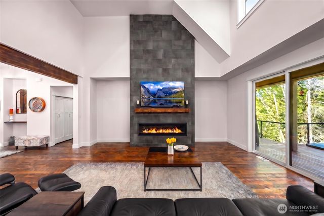 17345 Olympic Pl, Mount Vernon, WA 98274