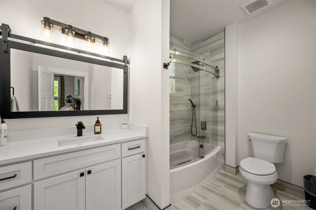 17345 Olympic Pl, Mount Vernon, WA 98274