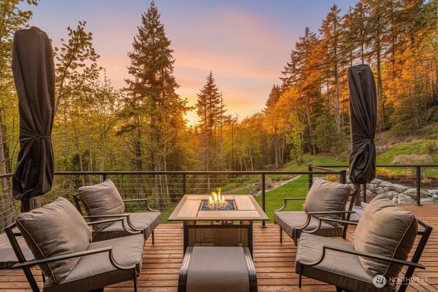 17345 Olympic Pl, Mount Vernon, WA 98274