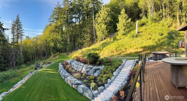 17345 Olympic Pl, Mount Vernon, WA 98274