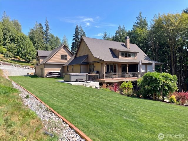 17345 Olympic Pl, Mount Vernon, WA 98274