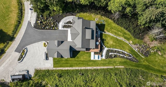 17345 Olympic Pl, Mount Vernon, WA 98274