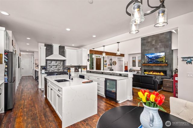 17345 Olympic Pl, Mount Vernon, WA 98274