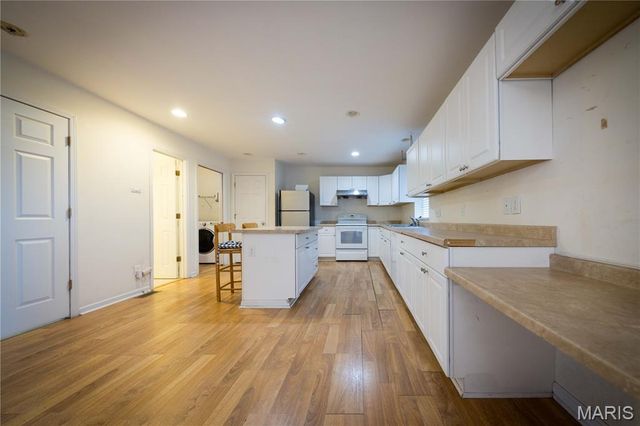 2204 Burns Avenue, Overland, MO 63114