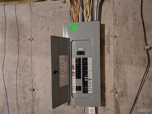 2204 Burns Avenue, Overland, MO 63114