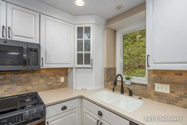 7454 Childsdale Avenue Ne, Plainfield Twp, MI 49341