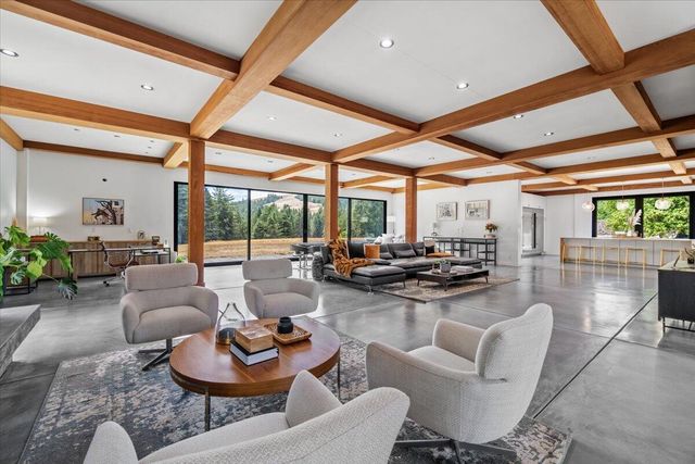 26000 Mattole Road, Ferndale, CA 95536