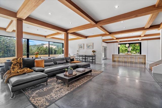 26000 Mattole Road, Ferndale, CA 95536