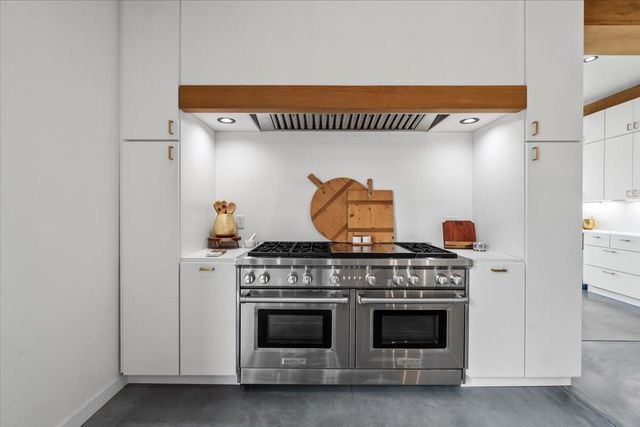 26000 Mattole Road, Ferndale, CA 95536